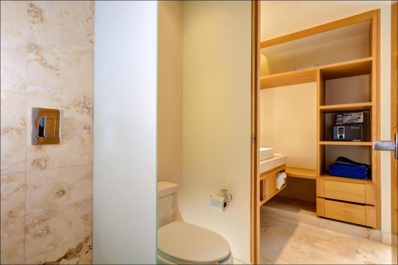 Anah Suites By Las Flores Vacation Rentals Playa del Carmen Room photo